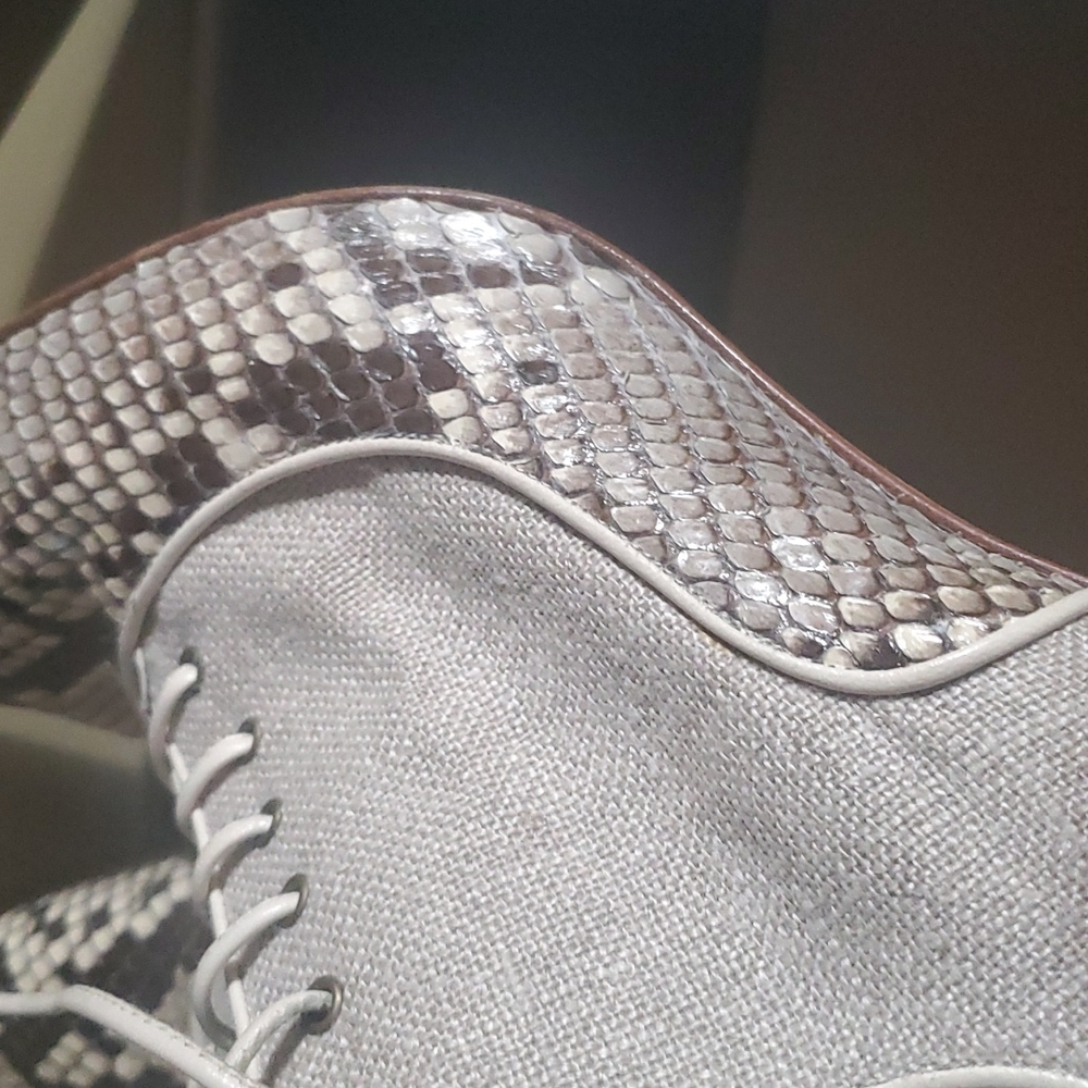Genuine Snakeskin and Linen Te Casan heels - Picture 15 of 17